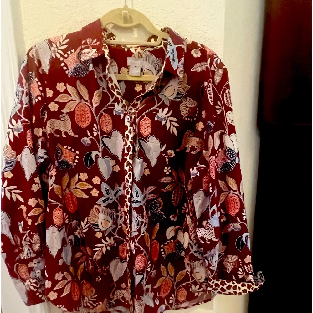 Chicos long sleeved shirt. Hardly worn